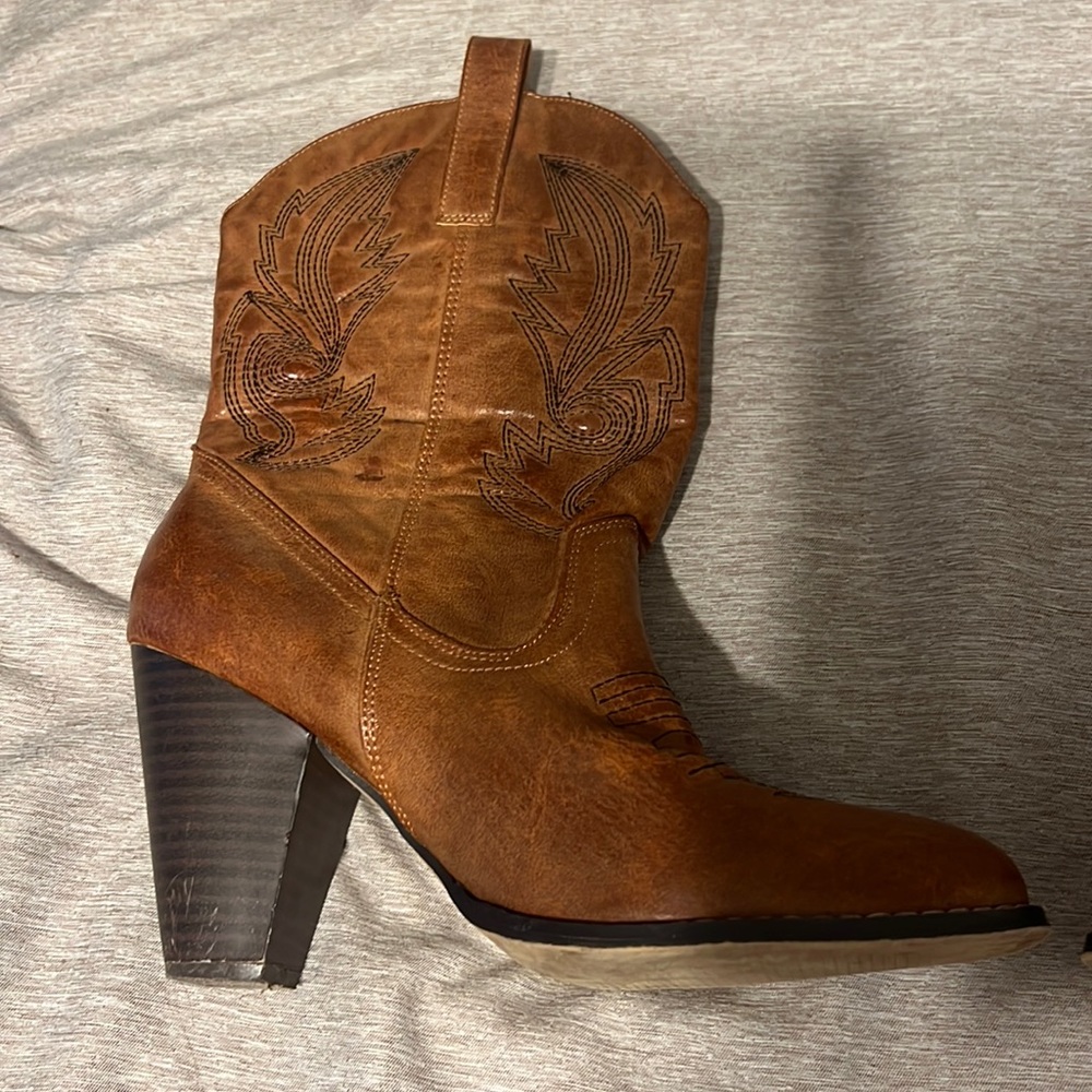 BLAINE size 8 1/2 cowboy boots